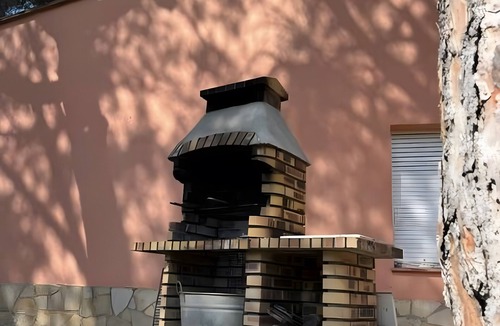 Mont-Ras House | Holiday Home 'Rocaclara' with Private Pool, Garden, and Wi-Fi