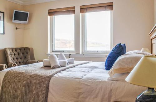 Staffin House | Holiday Home solas Alainn by Interhome