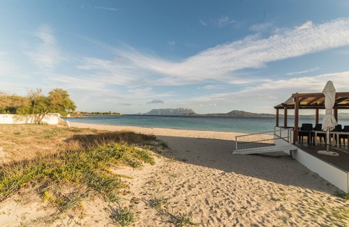 Pittulongu House | Holiday Home "Villa Rosa sul Mare" with Sea View, Terraces and Wi-Fi
