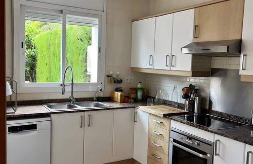 Sant Pol De Mar House | Holiday Home 'Your Pet-friendly Home In Sant Pol' with Sea View, Wi-Fi and Air Conditioning