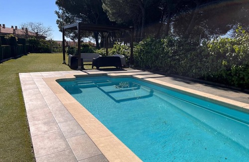 Sant Pol De Mar House | Holiday Home 'Your Pet-friendly Home In Sant Pol' with Sea View, Wi-Fi and Air Conditioning