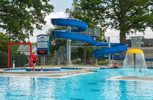 Strathroy Hotel | Holiday Inn Express Strathroy by IHG
