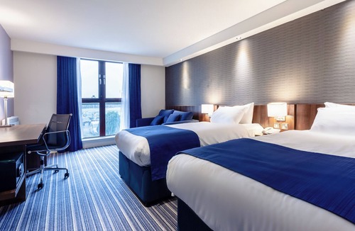 Ingliston Hotel | Holiday Inn Express Edinburgh Airport by IHG