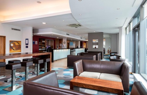 Hamilton Hotel | Holiday Inn Express Hamilton by IHG