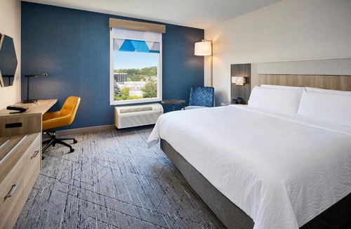 Rosemount Hotel | Holiday Inn Express & Suites Kitchener Southeast by IHG