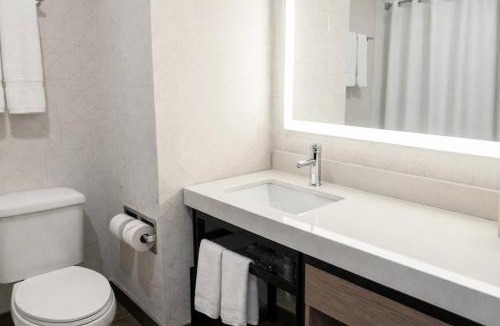 Timmins Hotel | Holiday Inn Express & Suites Timmins by IHG