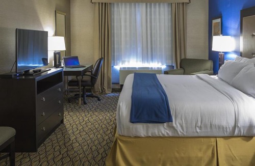 Thunder Bay Hotel | Holiday Inn Express Thunder Bay by IHG