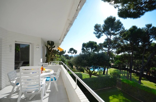 Aiguablava Apartment | Holiday rental apartment with swimming pool in Begur, Aiguablava