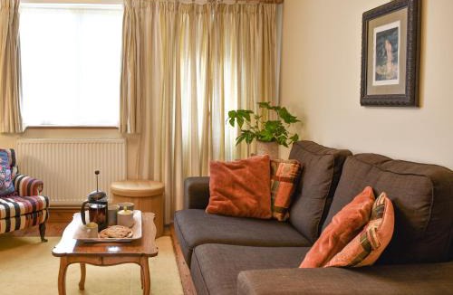 Tenterden House | Hollyhock Cottage