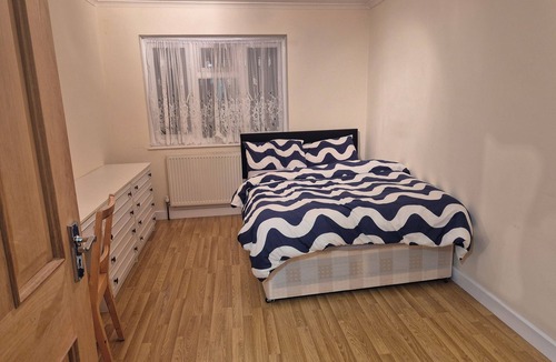 Waltham Cross House | Home away from home- a quiet resting place