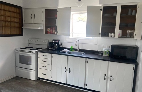 Amherstview House | Home Away from Home - Relax and unwind in this beautifully decorated 3-bedroom