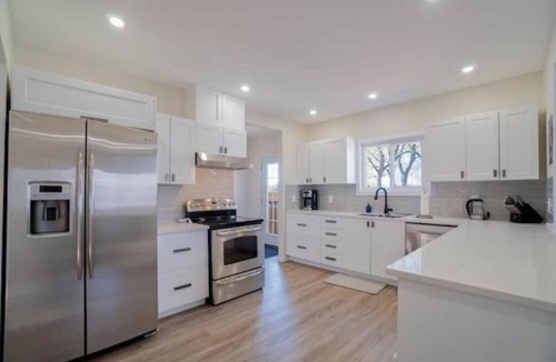 Niagara Falls House | Home in heart of Niagara Falls