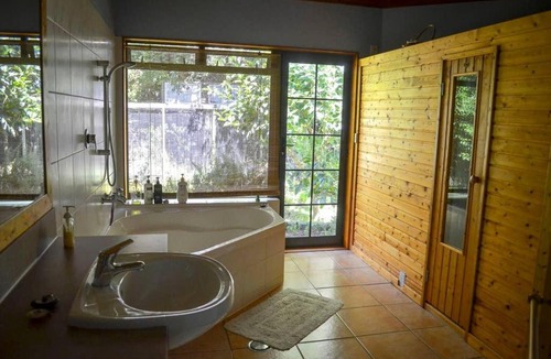 Tuamarina House | Home in the vineyards