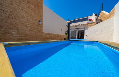 Pineda de Mar Ski Chalet | HomeHolidaysRentals Benoit - Costa Barcelona