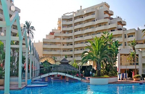 Benalmadena Costa Apartment | Homerez - Nice appartement 500 m away from the beach for 5 ppl. with shared pool