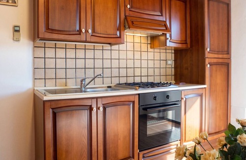 Pescia Romana Apartment | Homerez - Studio in Pescia Romana