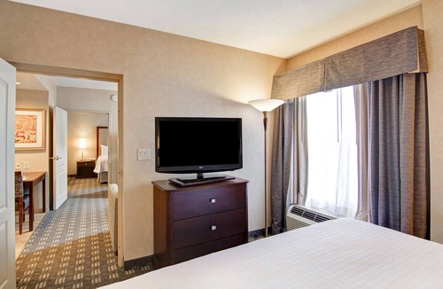 Oakville Hotel | Homewood Suites by Hilton Toronto Oakville