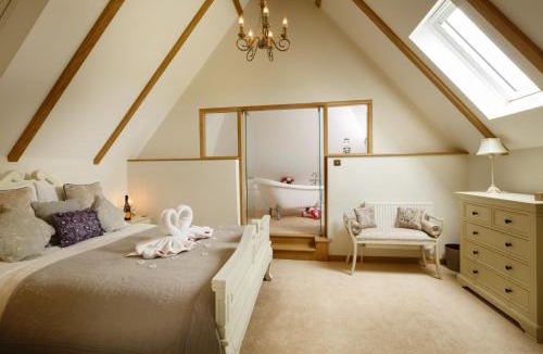 Stoke Ash House | Honeysuckle Cottage