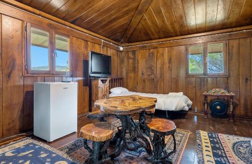 Querol House | Horrio