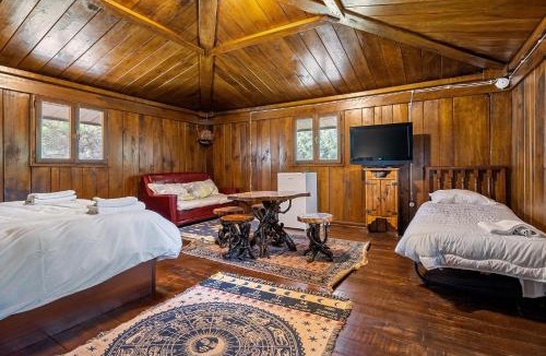 Querol House | Horrio