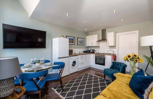 Hope Street Apartment | Host & Stay | Canning Quarters II