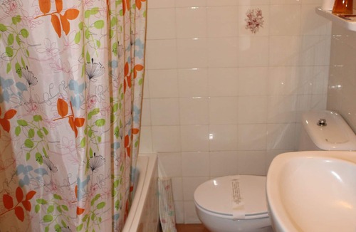 Caldes de Malavella Hostel | Hostal Fabrellas