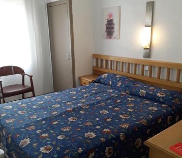 Pineda de Mar Hostel | Hostal Margarita