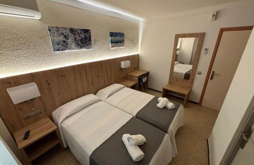 L'Estartit Hotel | Hostal Santa Clara