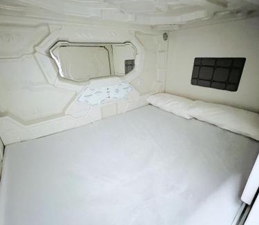 Moscardo Hostel | Hostel Space Capsule