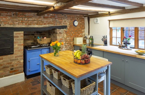 Walsham-le-Willows Cottage | Hot tub, masseuse, private chef, pizza oven, fire place and dog friendly