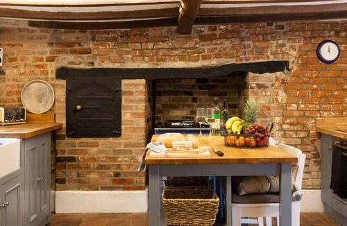 Walsham-le-Willows Cottage | Hot tub, masseuse, private chef, pizza oven, fire place and dog friendly