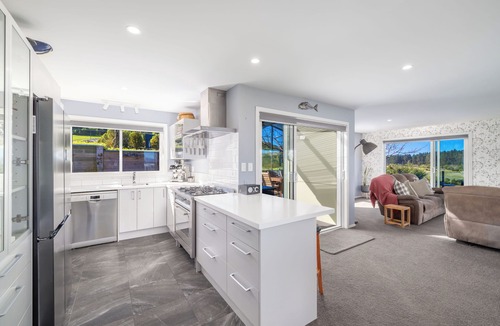 Kaikoura House | Hot Tub | Spacious Layout | Amazing Views