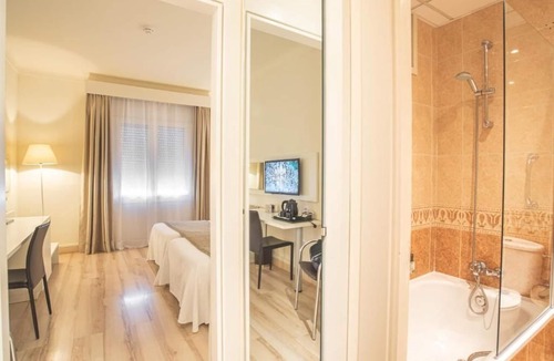 Figueres Hotel | Hotel Pirineo Figueres by Pierre and Vacances