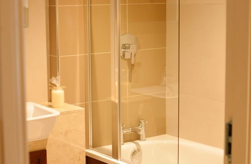 Omagh House | Hotel Rue