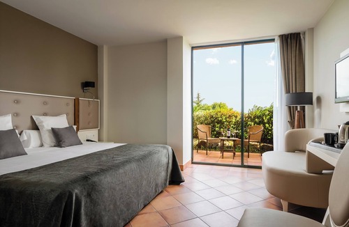 Navata Hotel | Hotel TorreMirona Golf & Spa