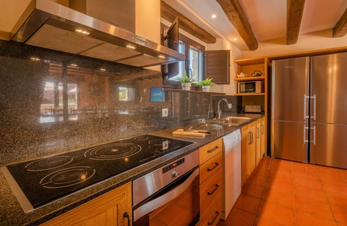 Sords Cottage | House ideal for families and paddle fans. With large garden and pool