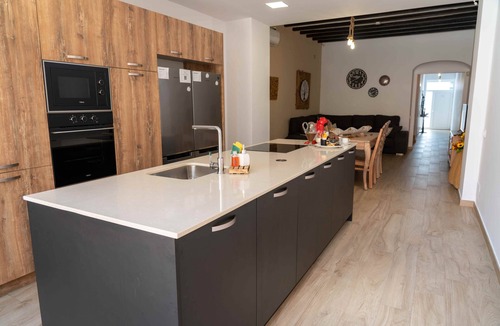 Calella House | House in the center for 12 with pool 400m from the beach