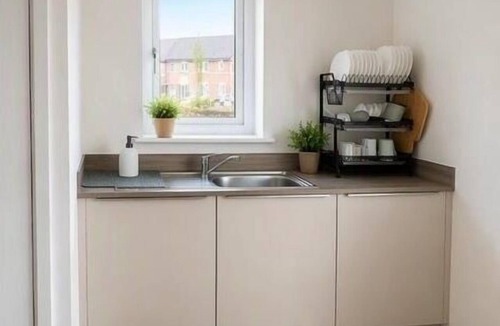 Kirk Sandall House | House Sleeps 6 with Garden and Parking