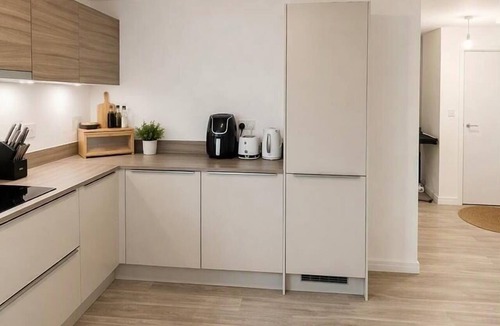 Kirk Sandall House | House Sleeps 6 with Garden and Parking