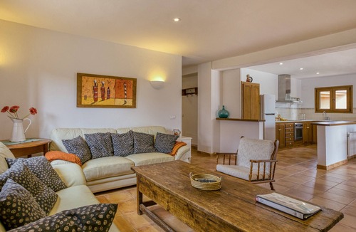 Begur House | House with Private Pool, Mountain Views, and Wi-Fi in Begur