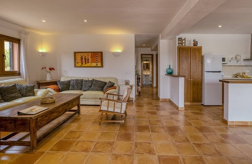 Begur House | House with Private Pool, Mountain Views, and Wi-Fi in Begur