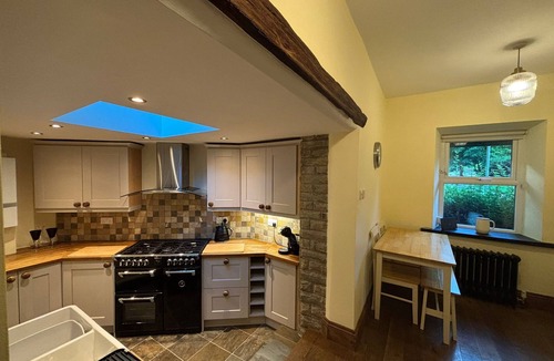 Padfield Cottage | Howard Park - Oak Lodge . Peak District access with direct trains to Manchester