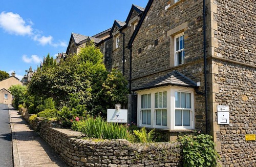 Sedbergh Apartment | Howgills Apartment 9 (self-catering accommodation with free parking and Wi-Fi)