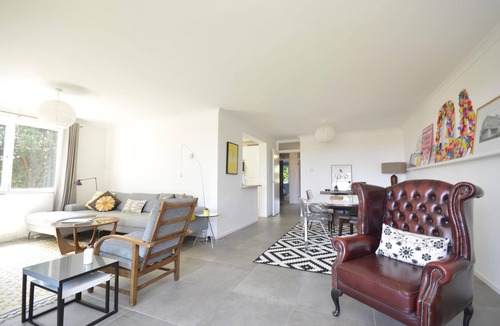 Merchiston House | Huge 4 bed apartment with balcony