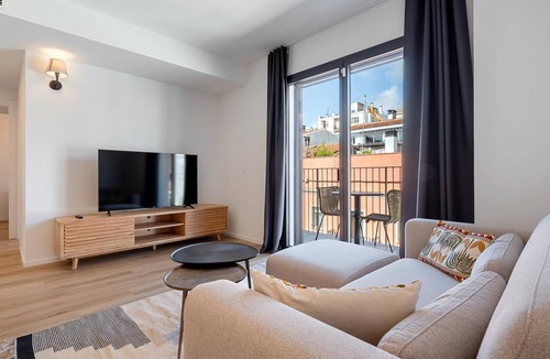Sant Pol De Mar Apartment | Ideal long stay: central, parking and pool