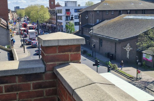 East Ham Apartment | Immaculate 1-Bed Apartment in London