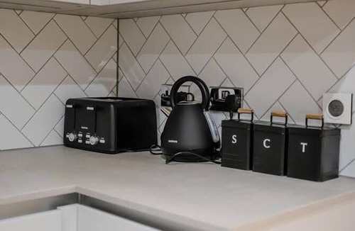Poplar Apartment | Immaculate 2-Bed Apartment in Canary Wharf