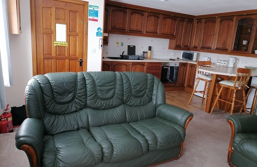 Wick Apartment | Impeccable 2-Bed Flat in Wick