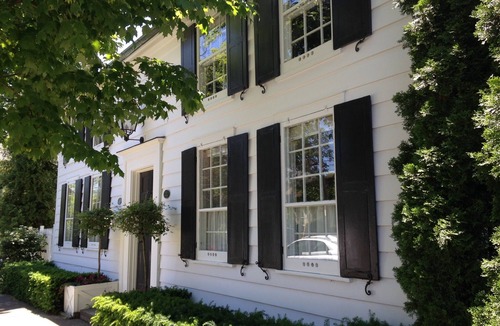 Old Town Historic District House | In the heart of Niagara on the Lake: luxury, elegance, history, comfort & charm