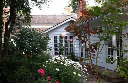Old Town Historic District House | In the heart of Niagara on the Lake: luxury, elegance, history, comfort & charm